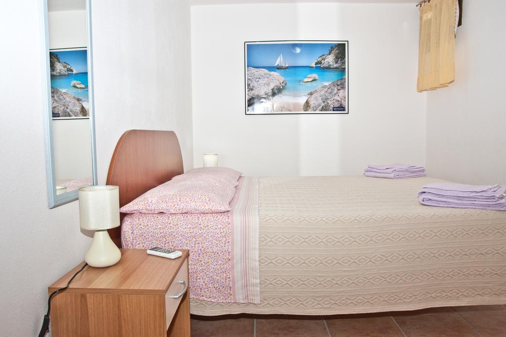 B&B Villa Tancau Santa Maria Navarrese Værelse billede
